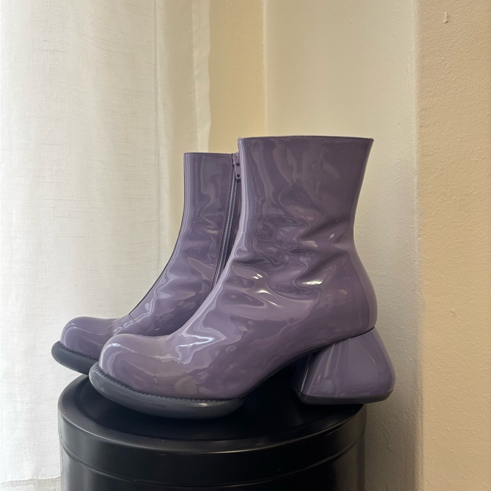 JOHN FLUEVOG F-Trip HARING BOOTS in Purple